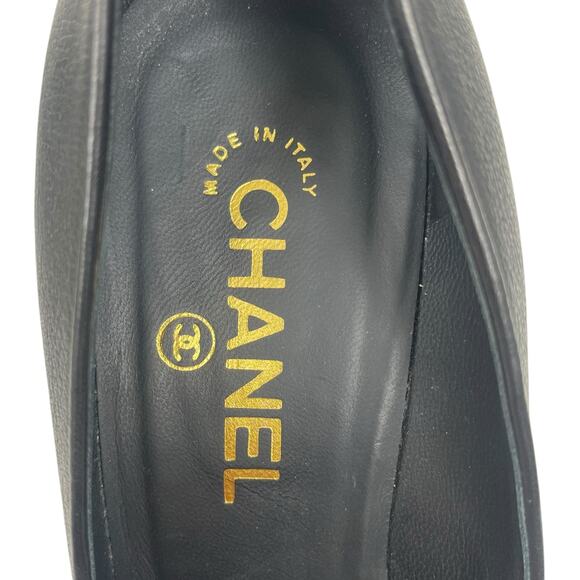 Chanel CC Logo Gold Tipped Heel Cap Toe Leather Pump Black Size 38 - Picture 10 of 10